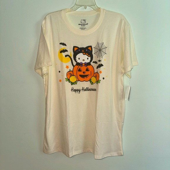NWT Halloween Hello Kitty Black and White Graphic Tee (XL) - Picture 1 of 4